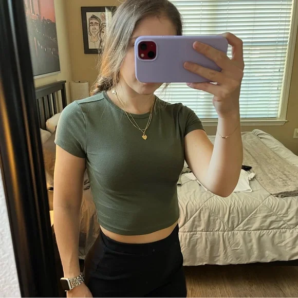 Crop T-Shirt bundle of four shirts - Picture 2 of 3